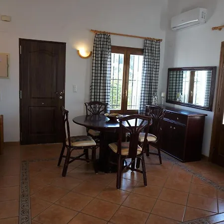 Les Pins Villa *